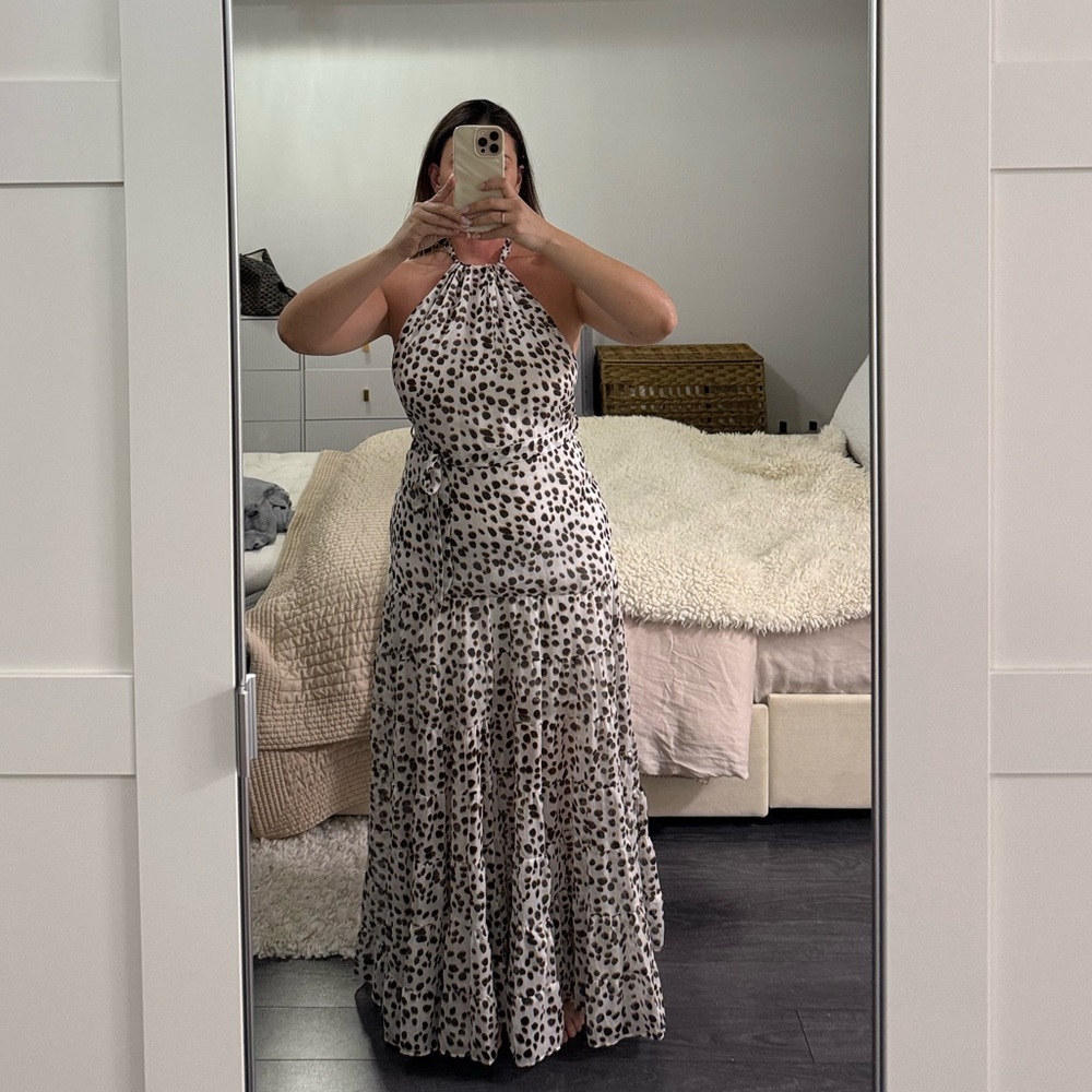Elegant Black and White Leopard Print Maxi Dress